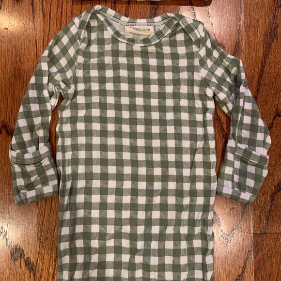 Spearmint love Knotted Gown & Hat Matching Set | Sage Green Gingham | 0-3 months - Picture 3 of 9